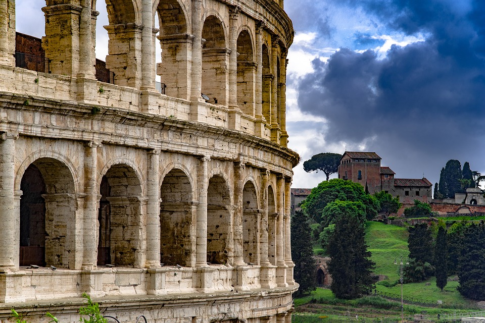 Coloseum v Římě.jpg1
