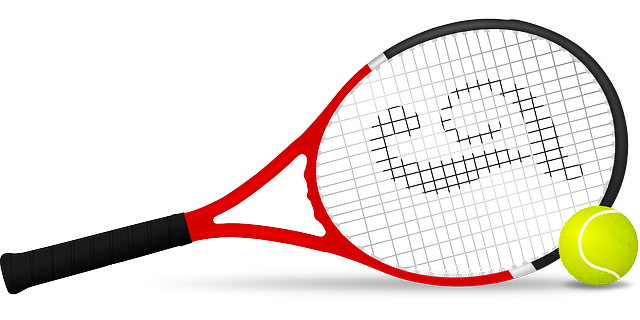 tenisová raketa a míček